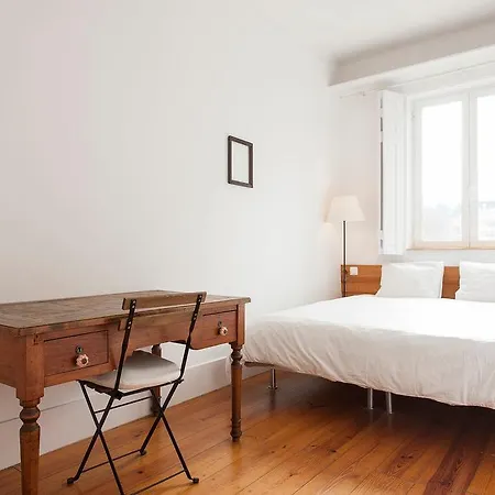 Central, Charming, Quiet, Garden And Parking * Лиссабон