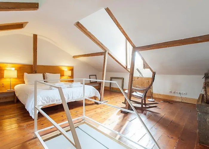 Apartment Central, Charming, Quiet, Garden And Parking
