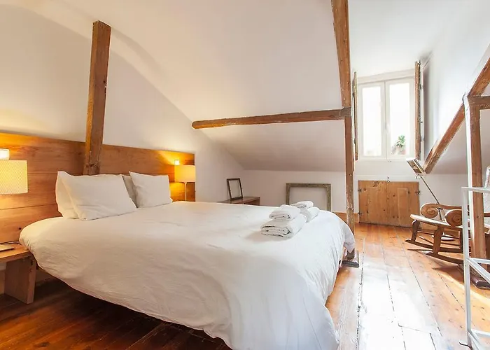 Central, Charming, Quiet, Garden And Parking * Lisbon