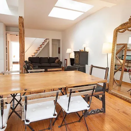 带花园和停车位的中央迷人安静公寓 *