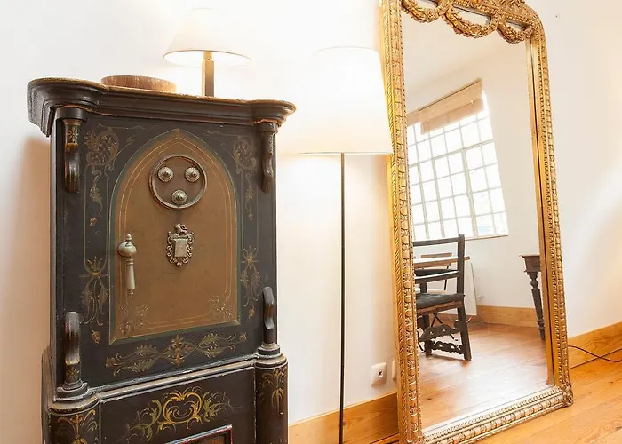 Central, Charming, Quiet, Garden And Parking