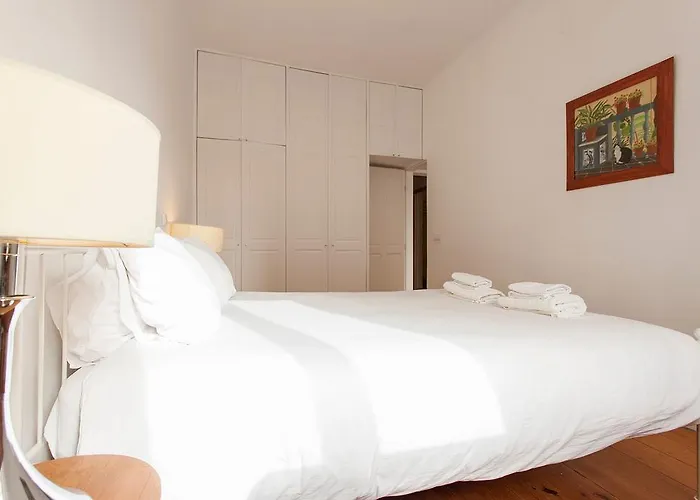 Central, Charming, Quiet, Garden And Parking Διαμέρισμα