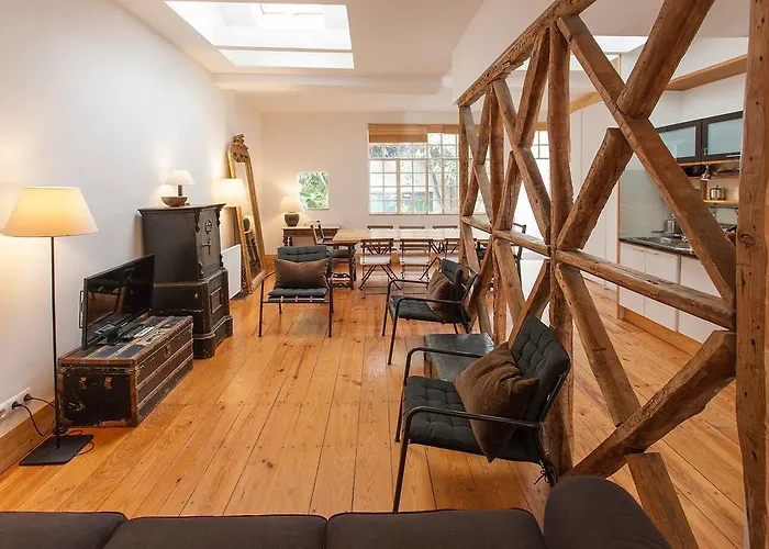 Central, Charming, Quiet, Garden And Parking