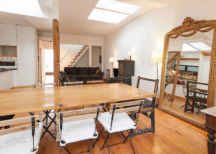 Central, Charming, Quiet, Garden And Parking *