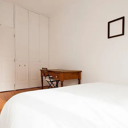 Central, Charming, Quiet, Garden And Parking Apartment Lisbon