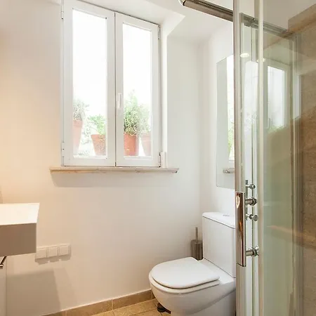 Central, Charming, Quiet, Garden And Parking Apartmán *