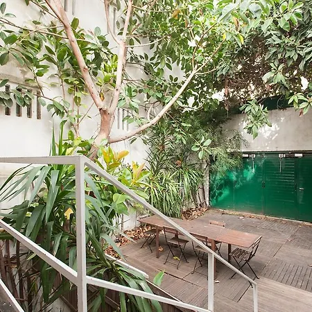Central, Charming, Quiet, Garden And Parking * Lisbon