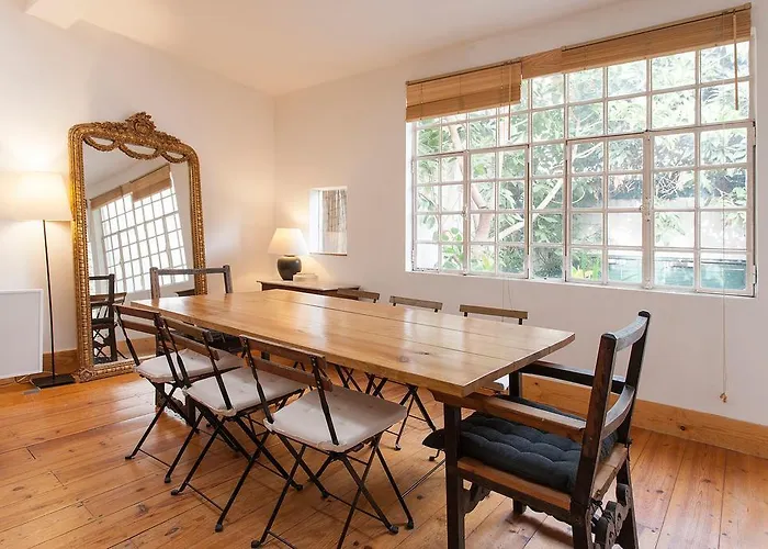 Central, Charming, Quiet, Garden And Parking Lejlighed