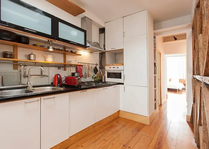 Central, Charming, Quiet, Garden And Parking